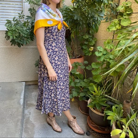 New in box vintage multicolored Gucci silk scarf - Picture 5 of 16